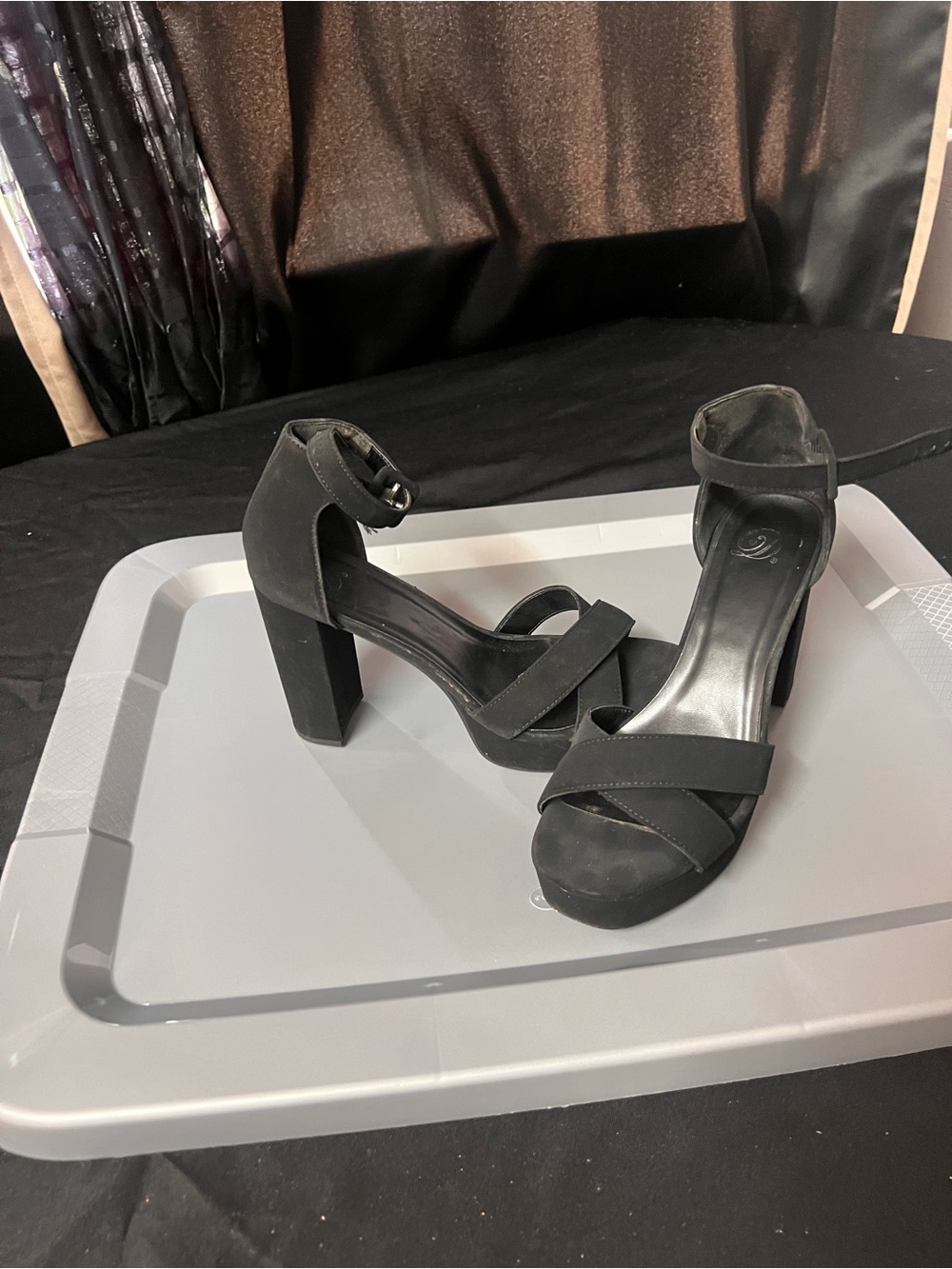 Classic Ankle-Strap Block Heel Sandals - Black